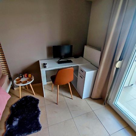 Cozy Apt! Friends & Family - Private Paid Parking Thessaloníki Ngoại thất bức ảnh